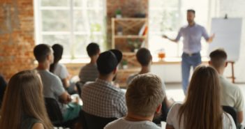 Präsentationen halten: So gelingt das Sprechen vor einem Publikum
