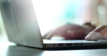 Digitale Berufe: 6 Versicherungen in der Online-Welt